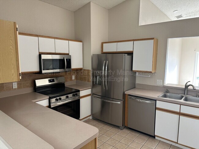 Foto del edificio - 13652 Glasser Ave