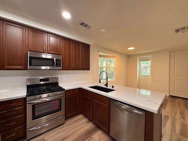 Foto del edificio - Modern Townhome in Otay Ranch – 3BR/2.5BA ...