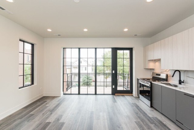 11057859 - 1233 N Bosworth Ave