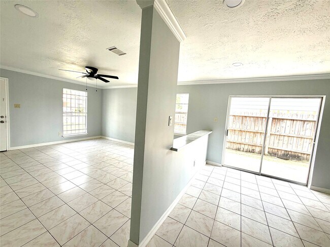 Building Photo - 718 Blue Rock Ct