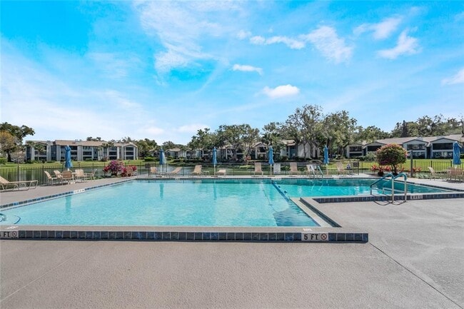 Building Photo - 2 Escondido Cir