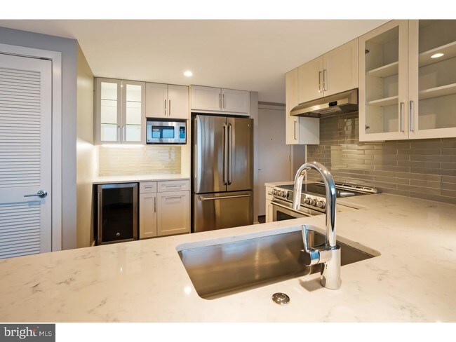 Foto del edificio - 2200 Benjamin Franklin Pkwy