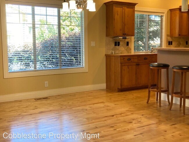 Building Photo - 3 br, 2 bath House - 904 W Cagney