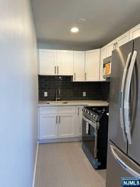 Building Photo - 455 Fairview Ave