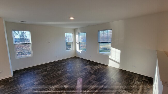 Building Photo - 142 Goldenrod Dr