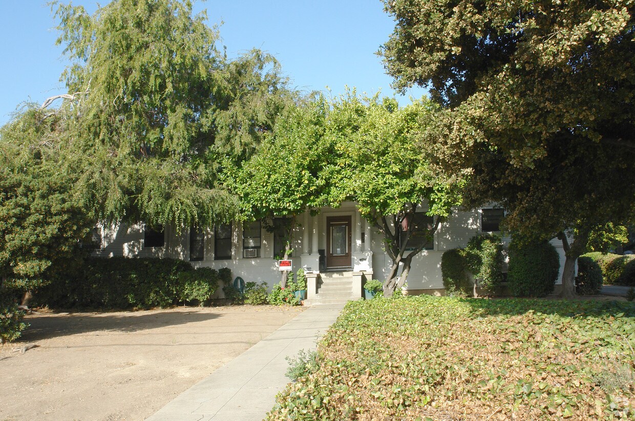 Building Photo - 161 N Sunnyvale Ave