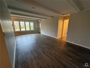 Building Photo - 2410 Oneida St