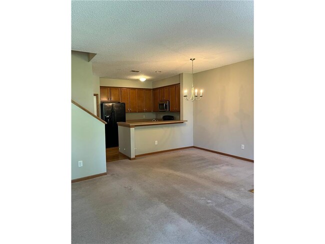 Building Photo - 7211 Jewel Ln N