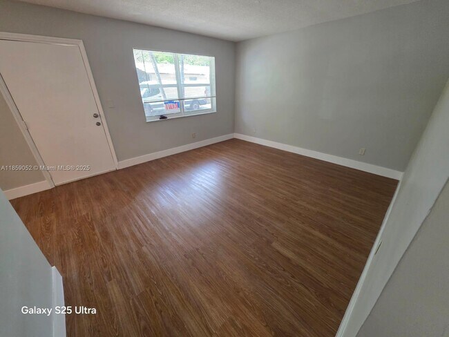 Foto del edificio - 4732 SW 33rd Ave