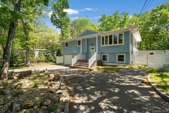 Building Photo - 52 Walker Ave