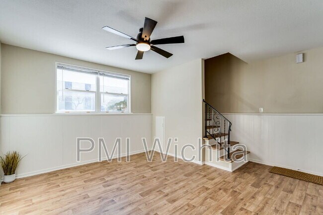 Foto del edificio - 713 N Dougherty Ave