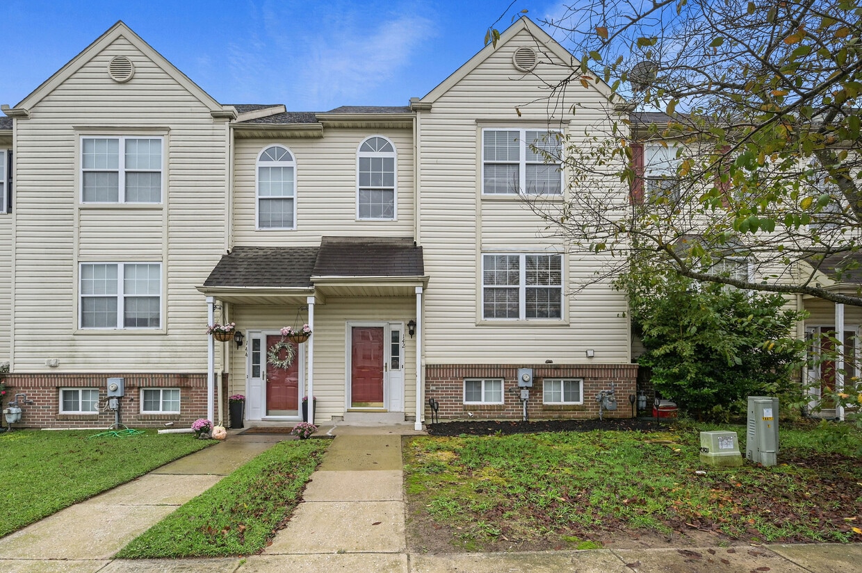 Foto principal - 142 Thames Dr