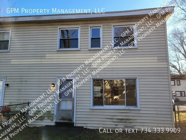 Building Photo - 2210 Delton Ct