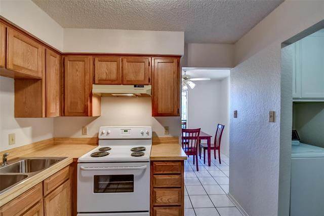 Foto del edificio - 4523 Tall Meadow Ln