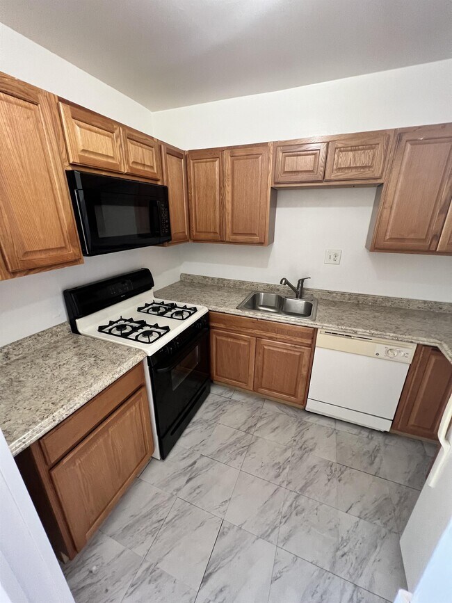 Foto del edificio - 3811 Swann Rd