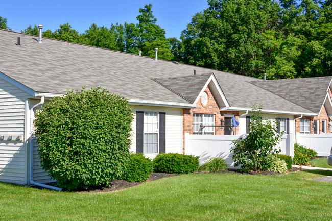 Building Photo - Elmwood Villas Apartments