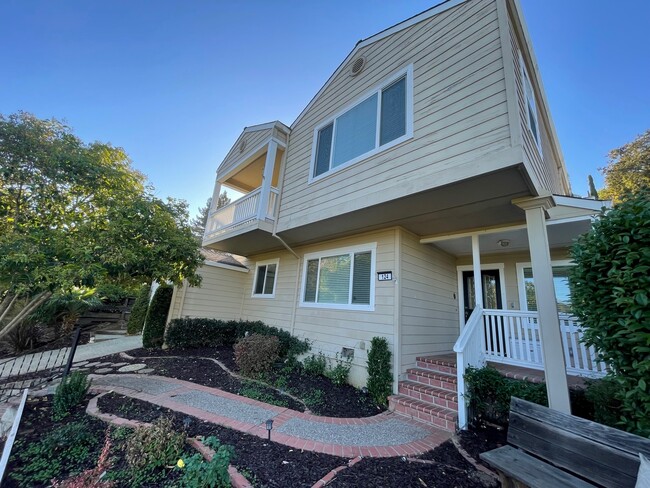 Building Photo - 124 Beverly Dr