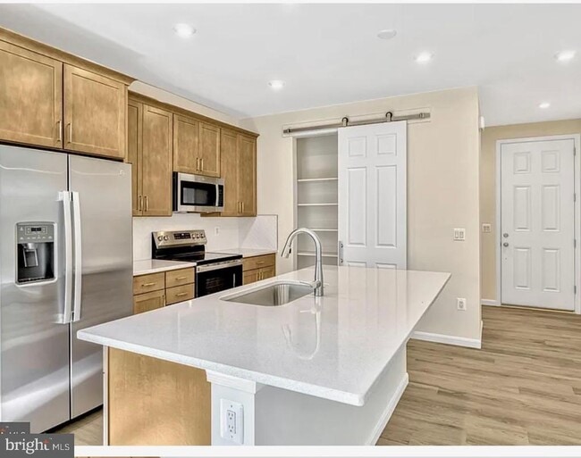 Building Photo - 2889 White Tail Dr