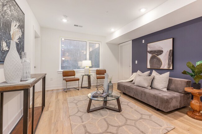 Foto del edificio - 629 W Girard Ave