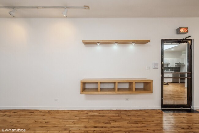 Foto del edificio - 636 N Orleans St