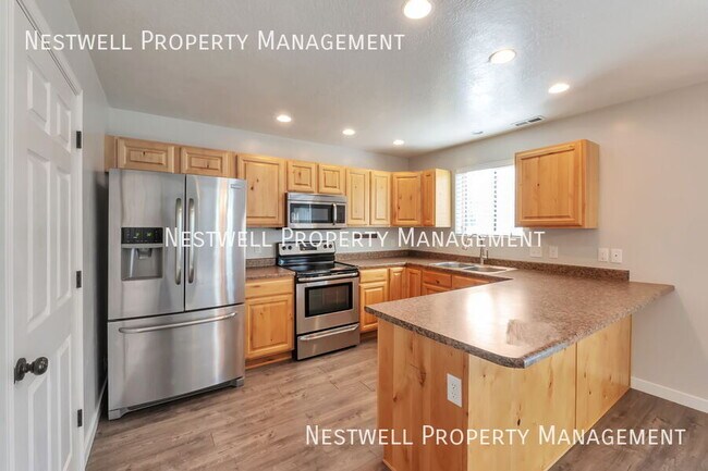 Building Photo - 808 E 2100 S