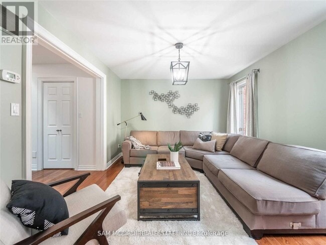 Building Photo - 2212 Florian Rd