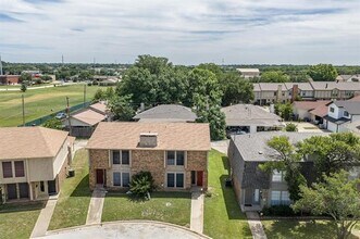 Building Photo - 2205 Chase Ct
