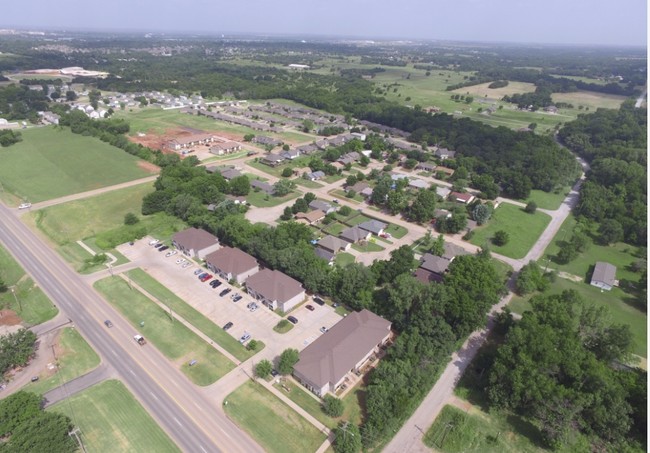 Aerial Photo - Creekside Apartments