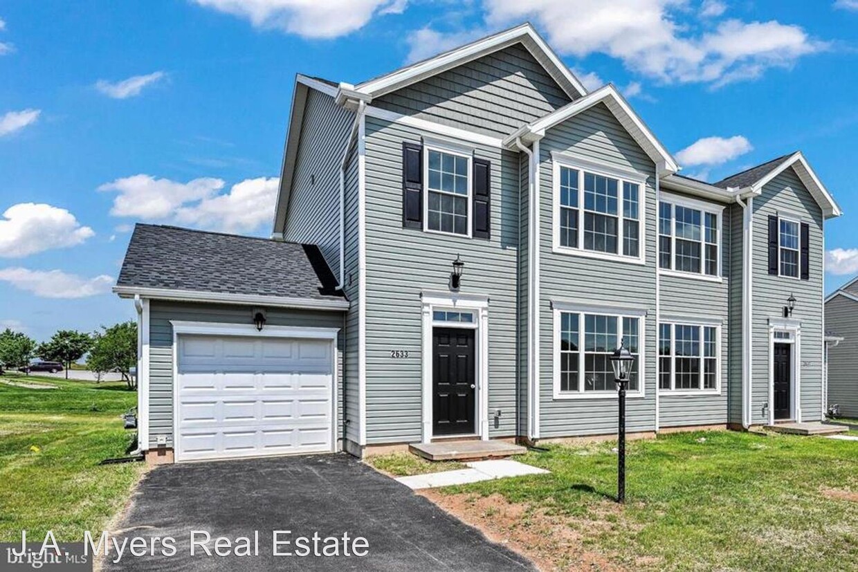 Building Photo - 3 br, 2.5 bath House - 3724 Castle Drive