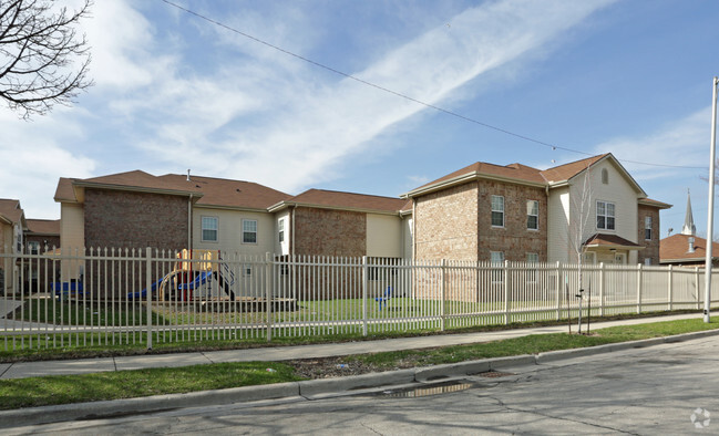 Building Photo - Lindsay Commons