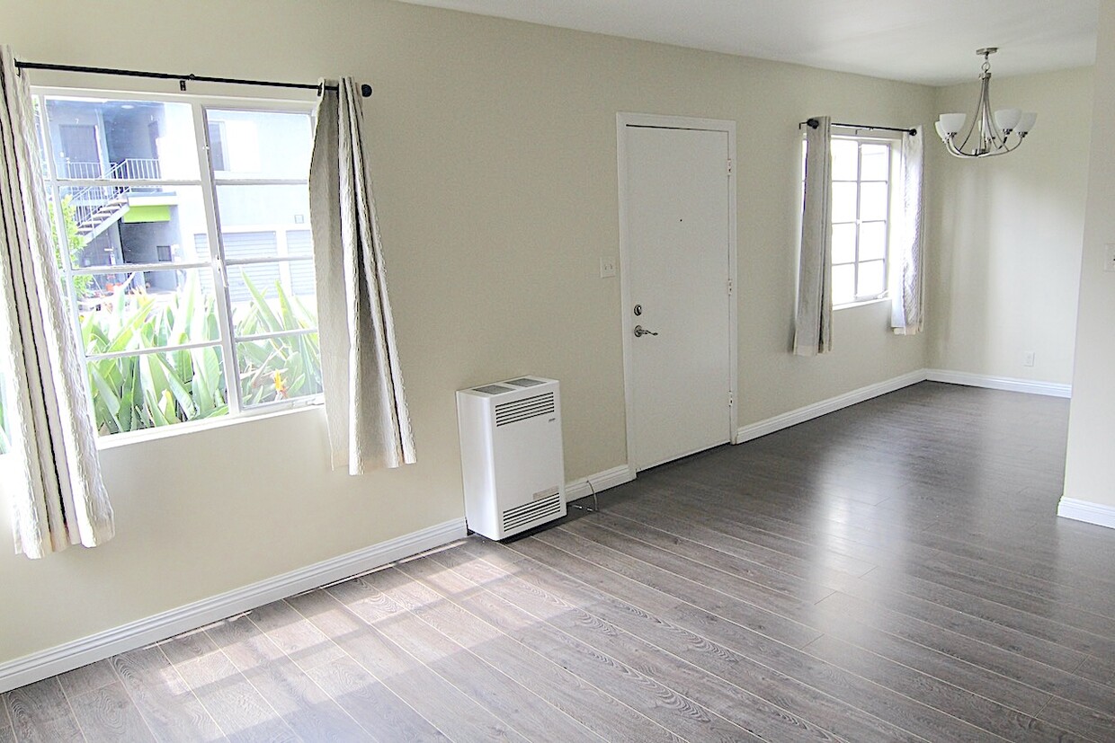 Primary Photo - 2621 Cloverfield Blvd