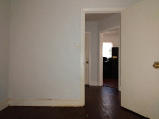 Building Photo - 346 St Andrews St