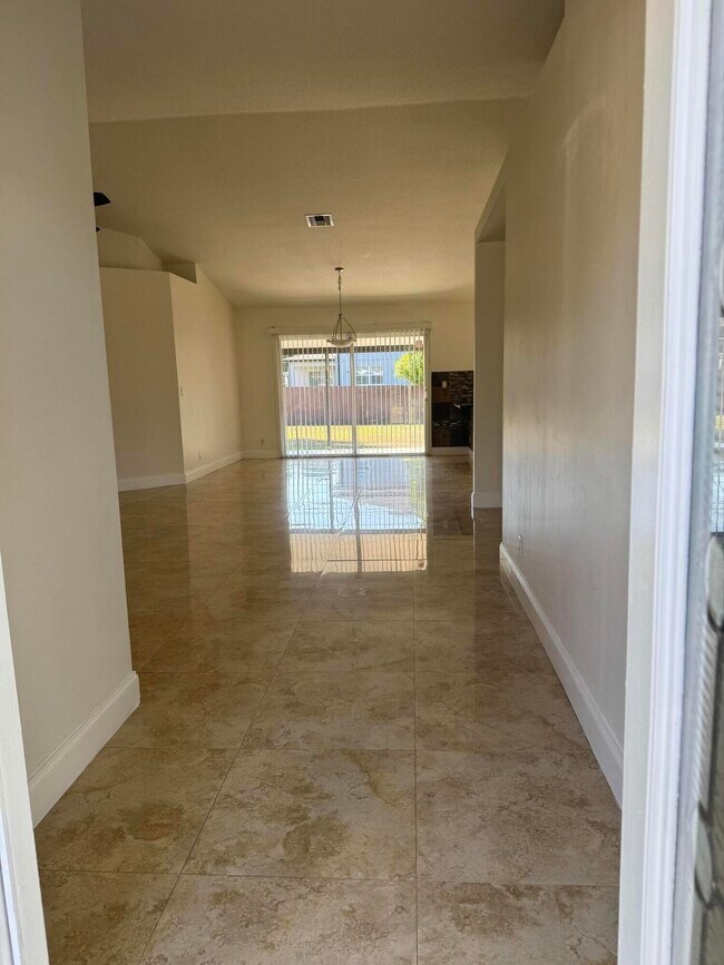 Foto del edificio - 3770 SW Darwin Blvd