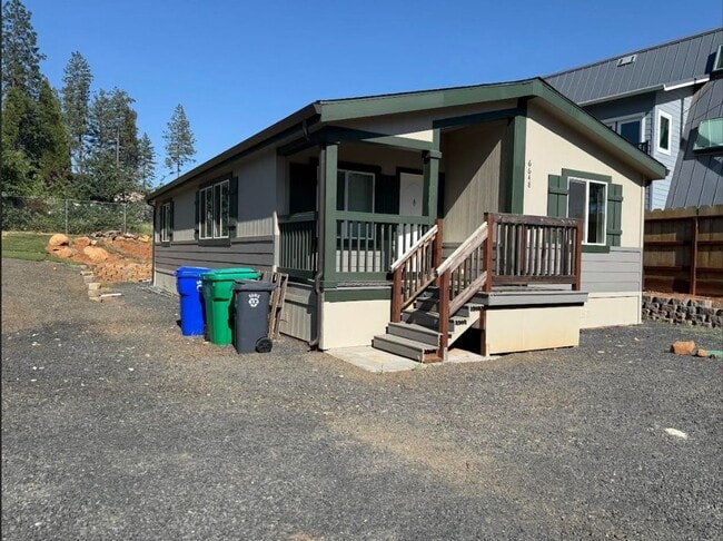 Foto del edificio - Newer 2 bedroom house on quiet street