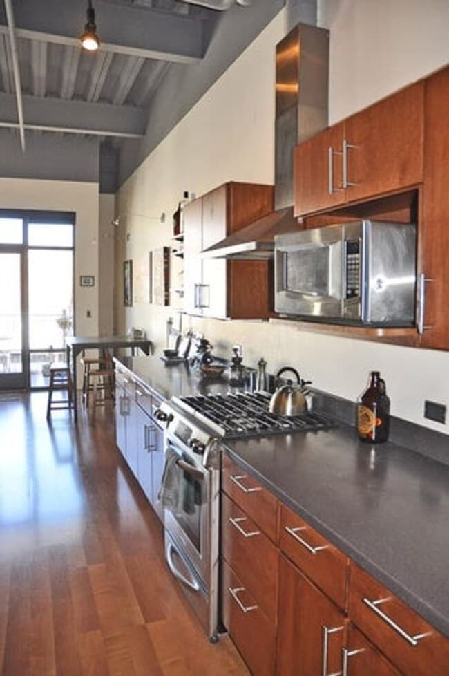Building Photo - Gold Street Condo 4th Floor 2/bd 2/ba
