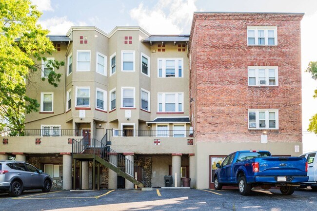 Foto del edificio - 73 Almont St