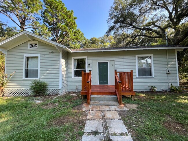 front entrance - 206 Ridge Rd