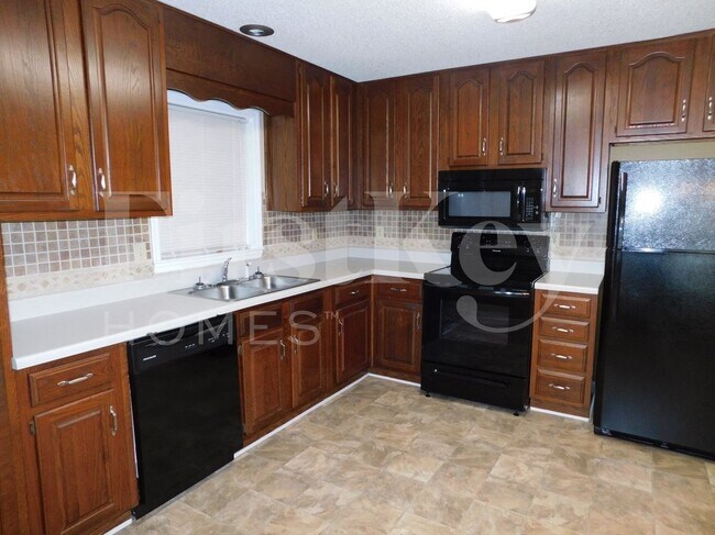 Building Photo - 5080 Pine Mountain Rd NW