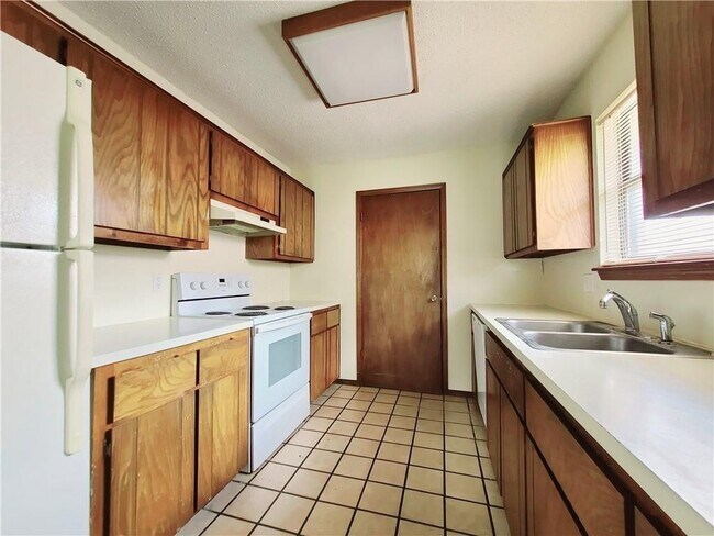 Foto del edificio - 235 Barrett Pl