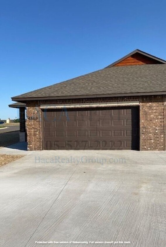 Primary Photo - Move in Special - 3br 2ba duplex with 2 ca...