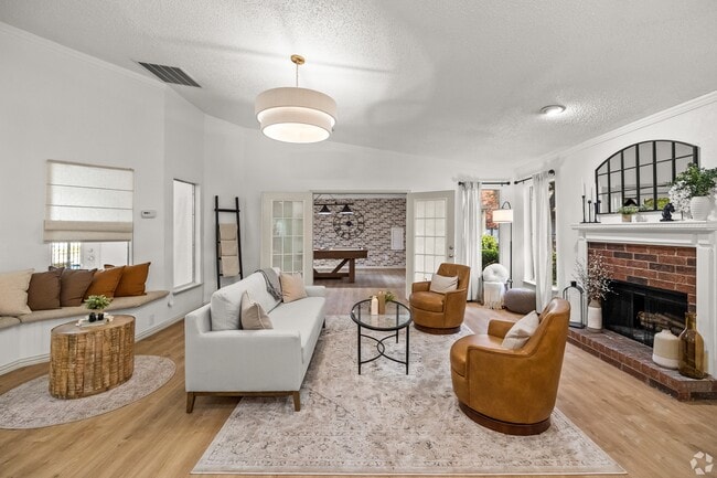 Building Photo - Highland Park