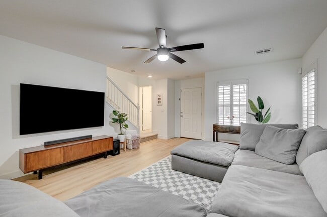 Building Photo - Beautiful Two Story Home Ready for Immediate Move-In