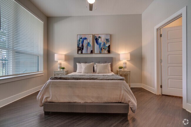 1BR, 1BA - 790SF - The Exchange