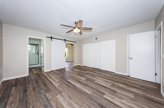 Building Photo - 2426 Ecuadorian Way