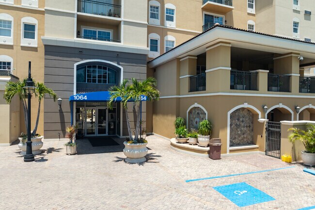 Foto del edificio - Broadway Promenade