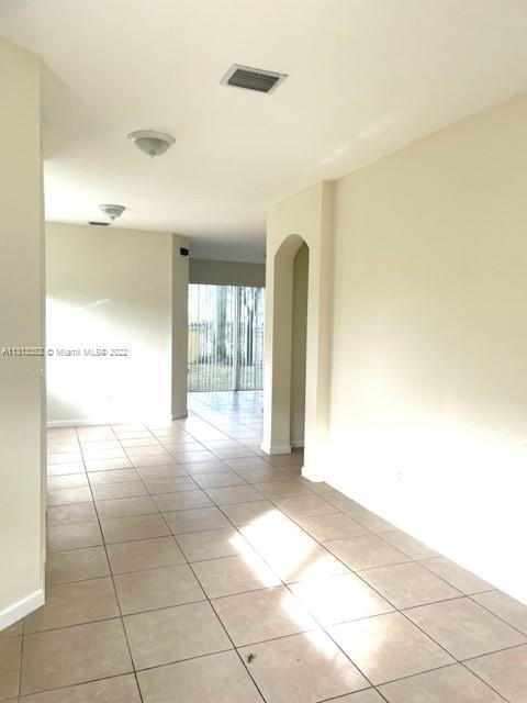 Foto del edificio - 2133 NE 7th St