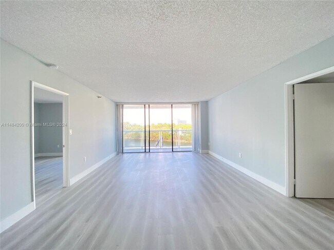 Foto del edificio - 20515 E Country Club Dr