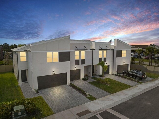 Building Photo - 3904 SE Caladium Ct