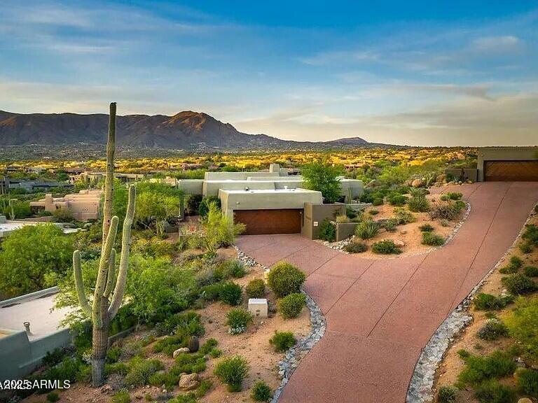 Foto principal - 9898 E Graythorn Dr