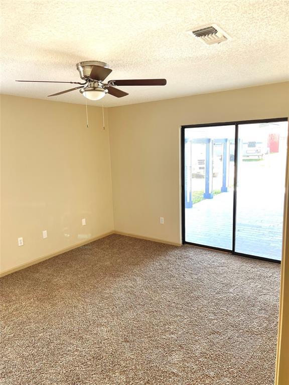 Building Photo - 825 Clubside Dr